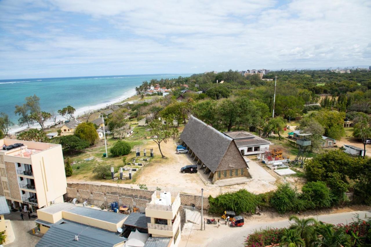 Beach Front Studio Apartment Nyali Beach Exterior photo